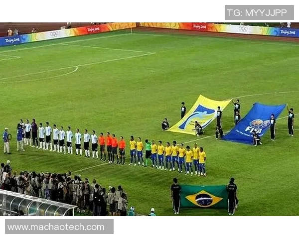 足球明星壮汉的真实身份揭秘及其辉煌职业生涯回顾